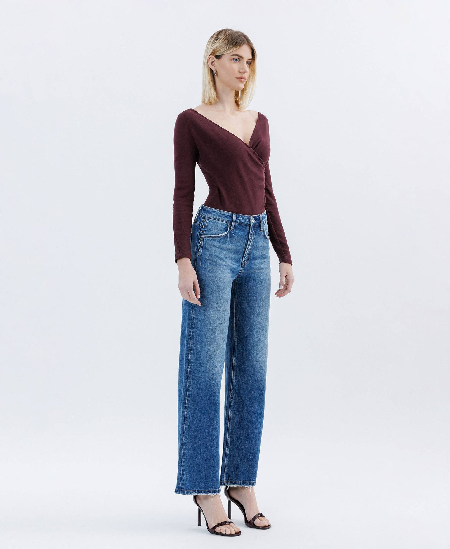 ✨ High Rise Studded Wide Leg Jeans – Lightly Distressed ✨