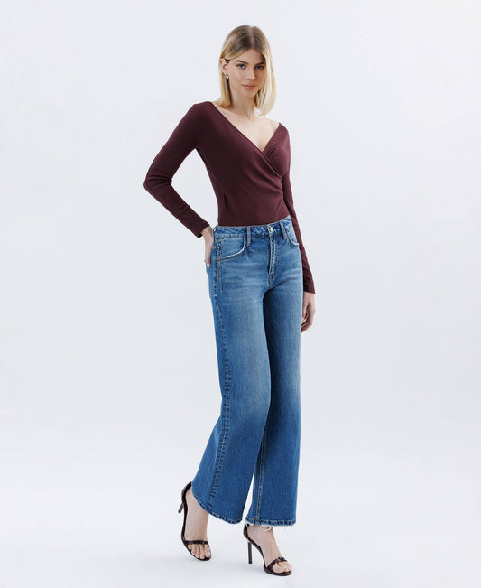 ✨ High Rise Studded Wide Leg Jeans – Lightly Distressed ✨